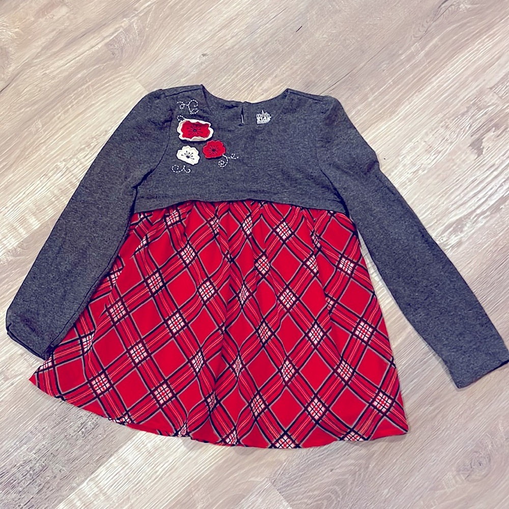 Girls dress long sleeves plaid design size 6